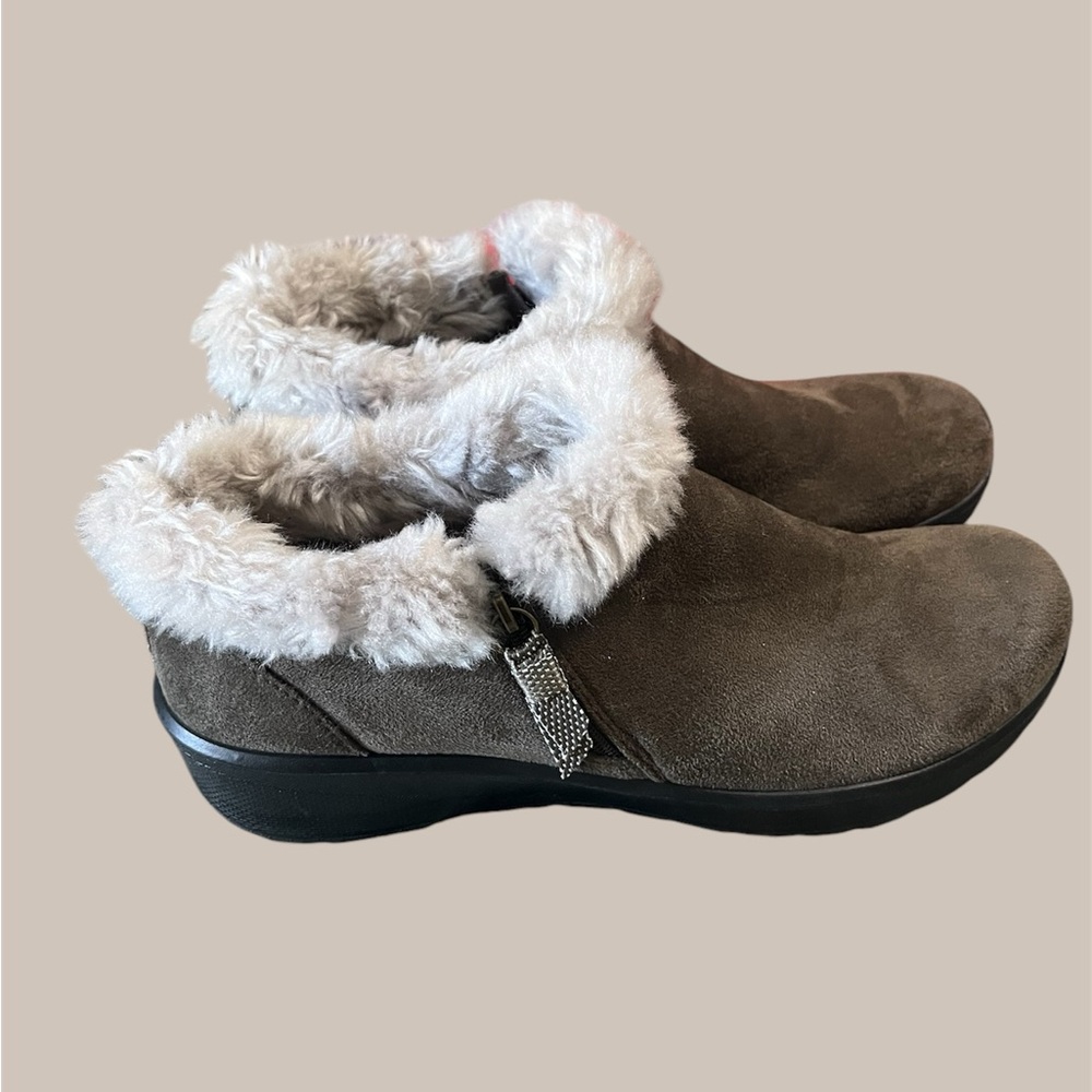 Bzees by LifeStride Gift Ankle Bootie